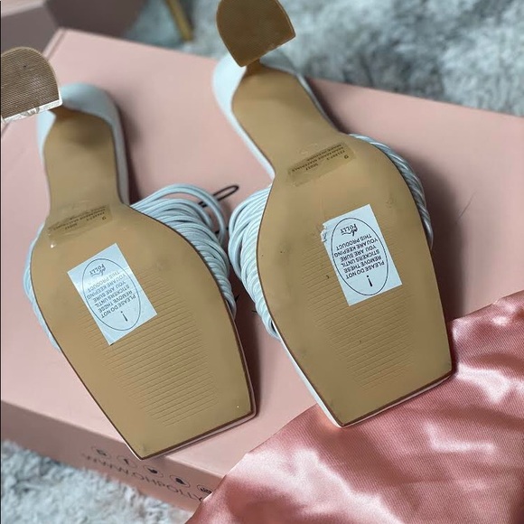 Oh Polly White Mule Heels Size 9 - Picture 6 of 6